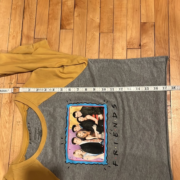 FRIENDS Top - Picture 8 of 10